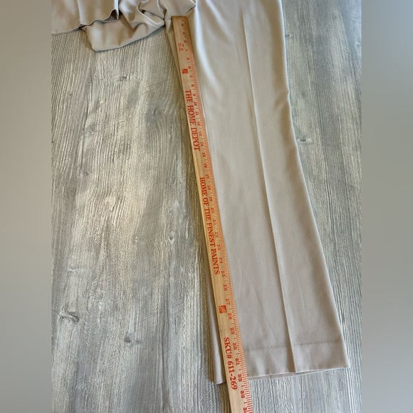 Anne Klein Women's Beige Viscose Blend Dress Pants Trousers Measures 35” x 32”. - Picture 9 of 10